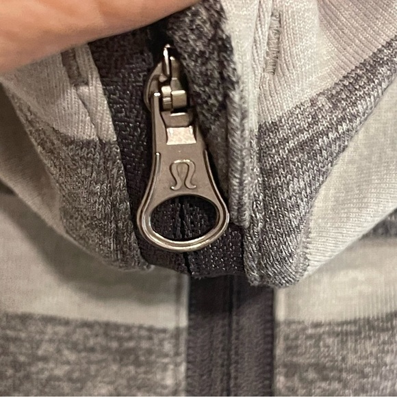 Lululemon Race Your Pace 1/4 Zip Gray Striped Size 12 - Picture 4 of 14